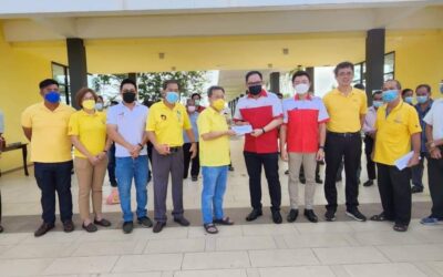 MRC SARAWAK RECEIVED FINANCIAL GRANT FROM N14 ADUN